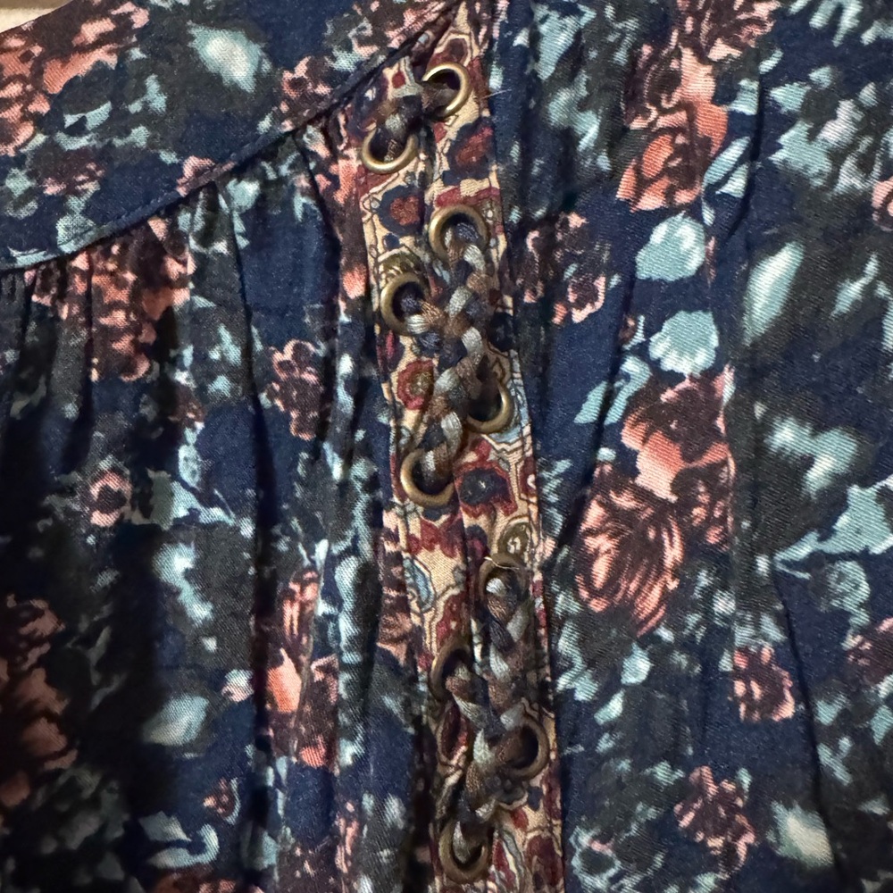 Gimmicks by BKE floral boho top Size Large - Picture 4 of 9